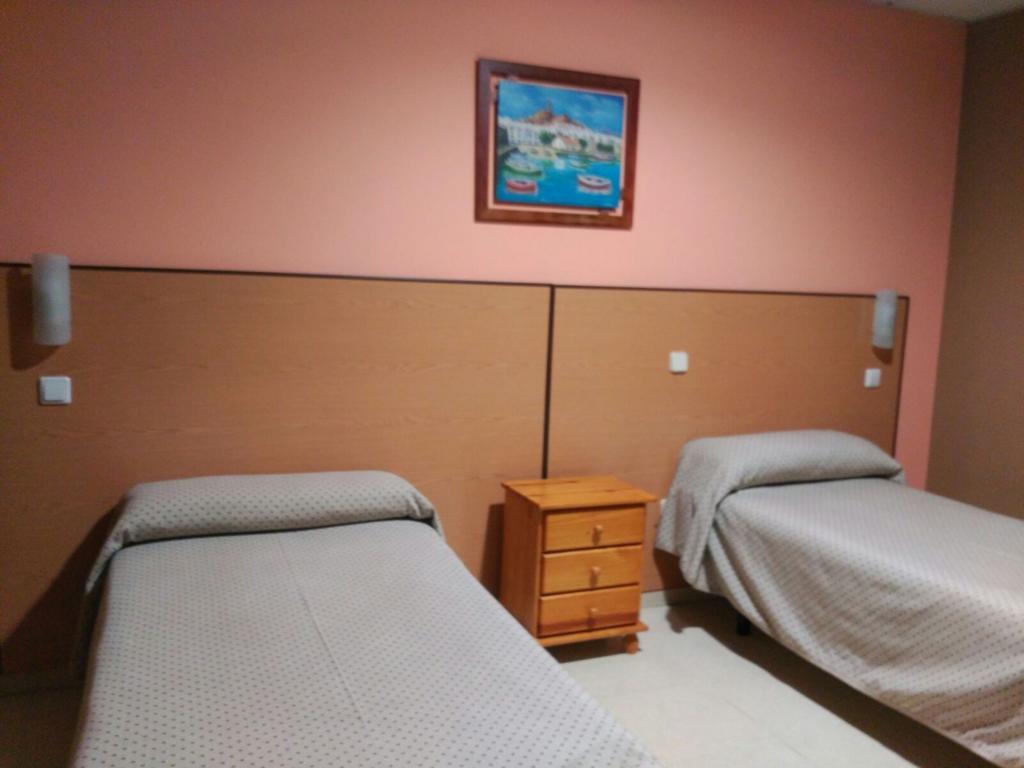 Hostal Ds Велилья-де-Сан-Антонио Экстерьер фото